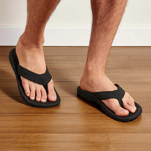 Olukai Mens Ohana Leather Waterproof Flip Flop Sandal  Black