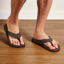 Load image into Gallery viewer, Okukai Mens Ohana Leather Waterproof Flip Flop Dark Java Rey