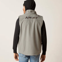 Load image into Gallery viewer, Ariat Men&#39;s Logo 2.0 Softshell Vest Jetty Grey