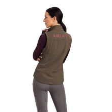 Load image into Gallery viewer, ARIAT WOMENS NEW TEAM SOFTSHELL VEST BARK