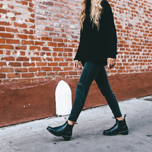 Load image into Gallery viewer, BLUNDSTONE  WMNS CHELSEA BOOT WITH HEEL BLACK
